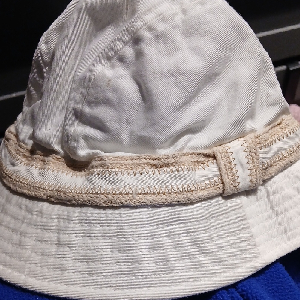 Banana Republic Cream Bucket Hat with Tan Trim